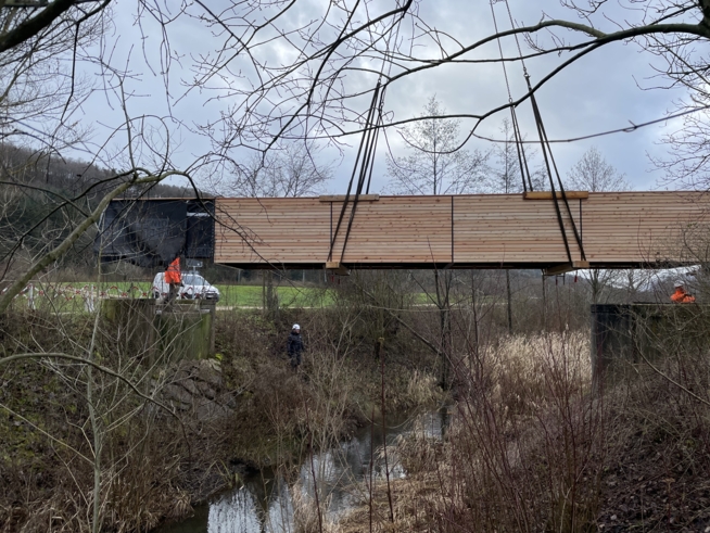 Ein Bild zum Beitrag Neue Fussgängerbrücke