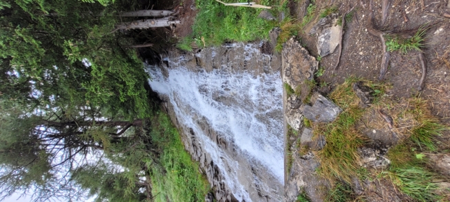 Ein Bild zum Beitrag Der Wasserfall