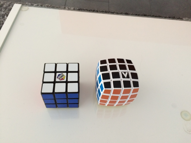 Ein Bild zum Beitrag Rubiks Zauberwürfel 3 mal 3 und 4 mal 4