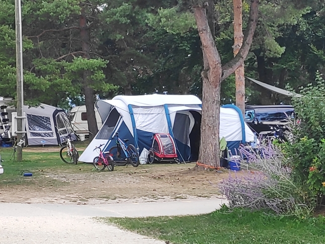 Ein Bild zum Beitrag Ferien in Yverdon 🏕️🌅