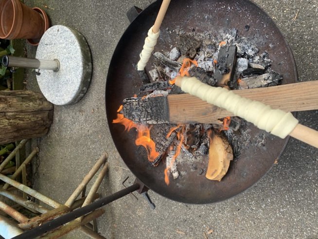 Ein Bild zum Beitrag SCHLANGENBROT