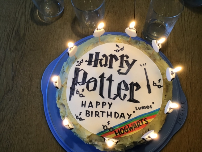Ein Bild zum Beitrag Harry Potter Torte 🧁